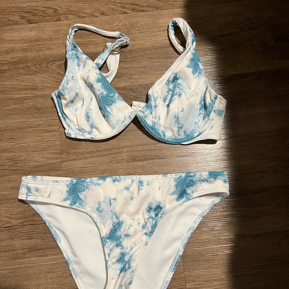 Hollister Blue and White Tie-Dye Bikini